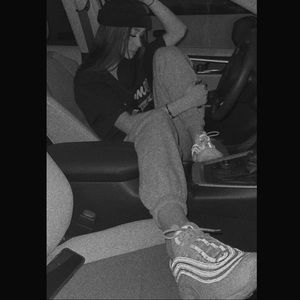 Meet your Posher, Maya